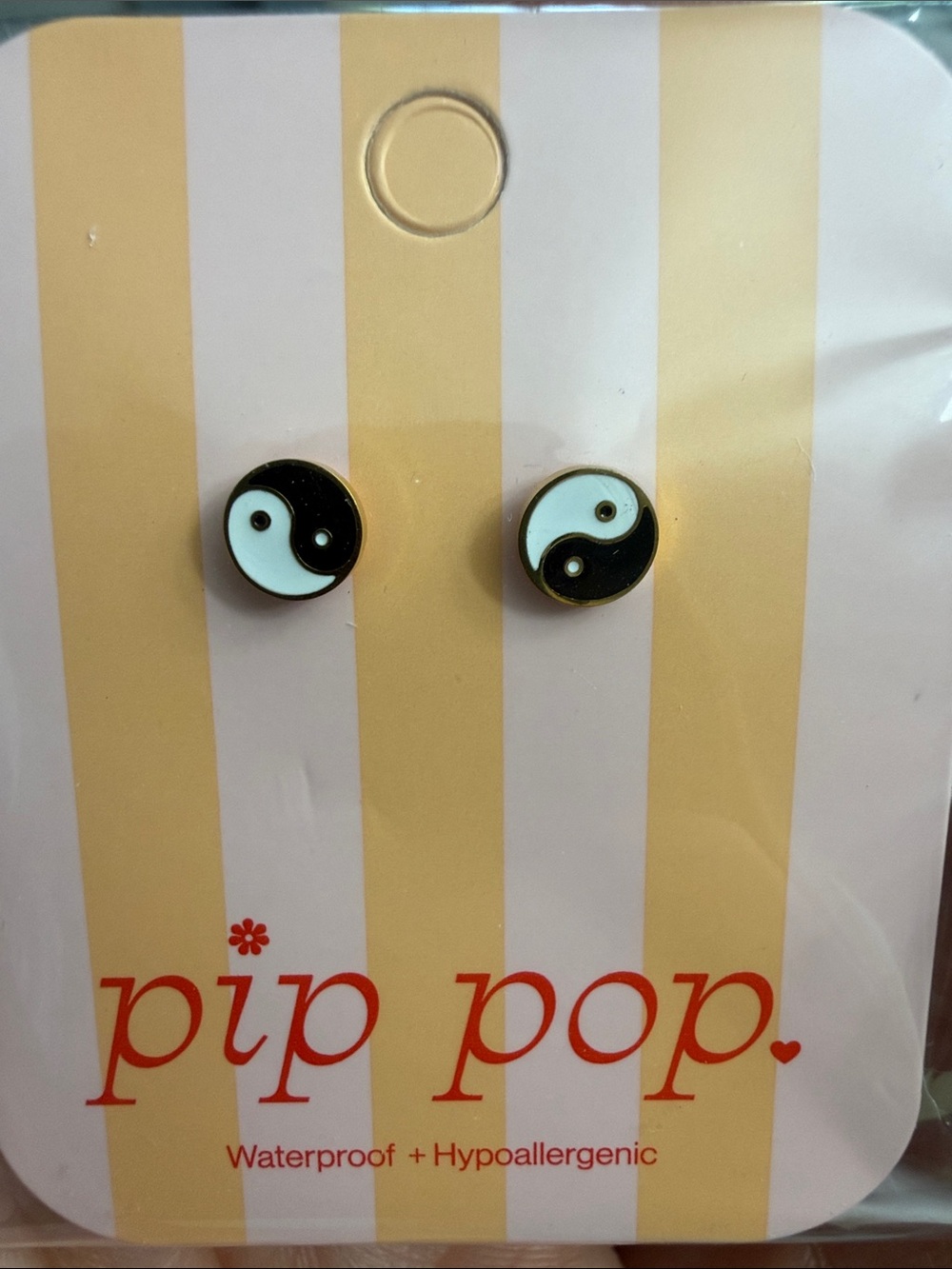 Pip Pop Yin Yang Stud Earrings - Black & White